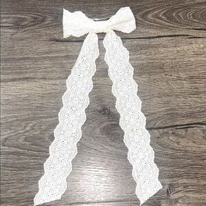 Elegant White Lace Bow Hair Accessory